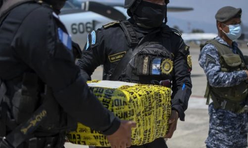 avioni me 950 kg kokaine kapet ne guatemale plagosen pese ushtare gjate operacionit