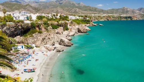 Vendi i parë mbahet nga një qytet spanjoll, studimi i Airbnb zbulon destinacionet perfekte për pushime gjatë vitit 2023