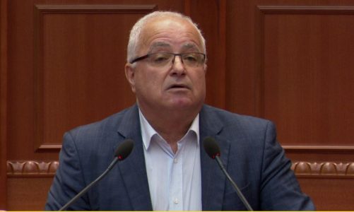 “Turp i madh që nuk ka debat për Kosovën”, Spaho: Thikat për ta copëtuar janë mprehur. Vuçiç u takua sot me ambasadorin rus dhe kinez