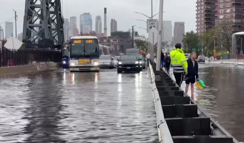 permbytje nga reshjet e shiut ne new york