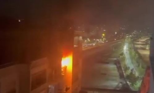 VIDEO/ Zjarri ra në apartamentin ku jetonte çifti i moshuar, pamjet nga pallati në flakë në Durrës