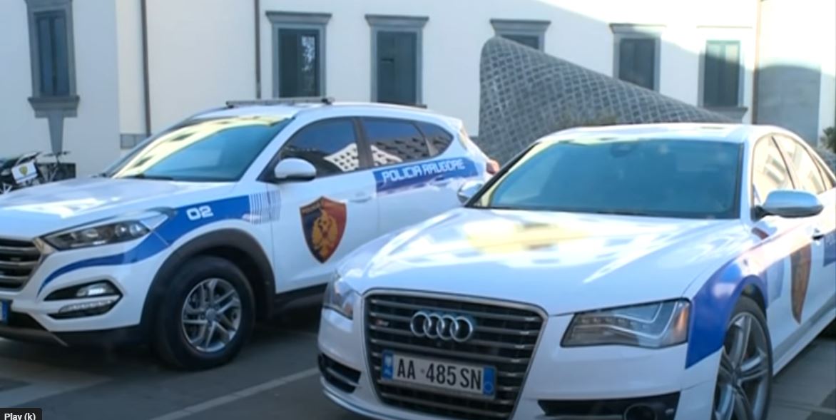 bishat e blinduara 100 000 euroshe i kalojne policise se shtetit automjetet luksoze ekspozohen prane ministrise se brendshme
