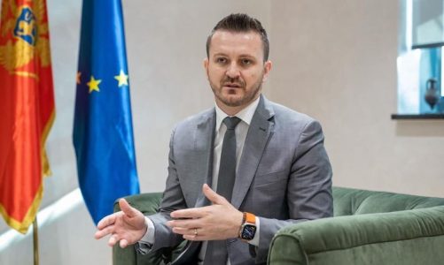 ministri i administrates ne mal te zi tre shqiptaret e dhunuar nuk jane trajtuar mire nga institucionet shendetesore