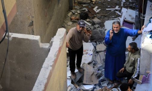 “Duhet shumë punë!”/ Pas sulmeve nga Izraeli dhe mungesës së ujit dhe ushqimit, civilët në Gaza po përballen me një tjetër rrezik