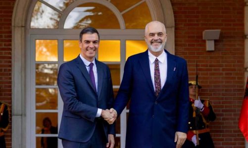 Kryeministri spanjoll konsideron dorëheqjen pas akuzave ndaj gruas, Rama mbështet Pedro Sanchez: Kurrë mos u dorëzo! E vërteta do të mbizotërojë miku im 