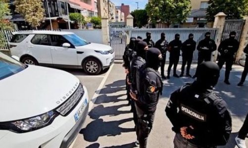 Serat me kanabis në Berat/ Policia operacion në Malësinë e Madhe, 6 të arrestuar e 3 në kërkim