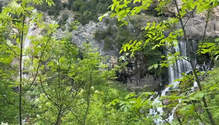 ujevara e sotires ne gramsh nje nga gjashte me te medhate e shqiperise destinacioni kryesor i turisteve te huaj kete sezon